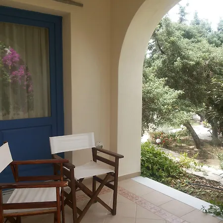 Ξενοδοχείο με διαμερίσματα Kedros 4*